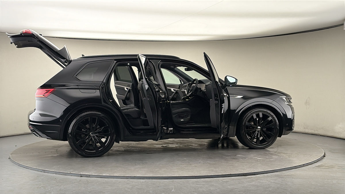 More views of Volkswagen Touareg