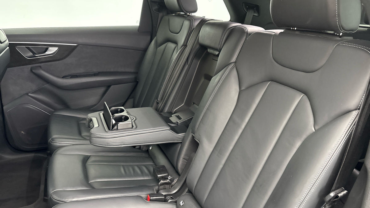 Audi Q7 Image 9