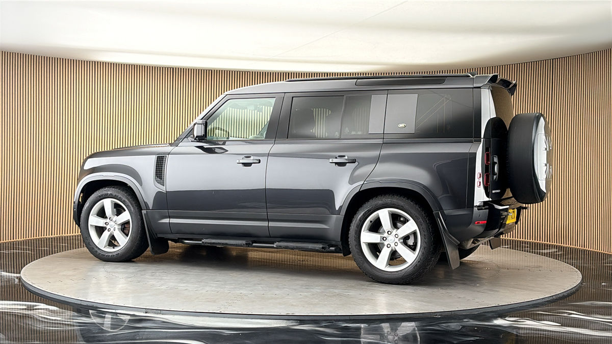 More views of Land Rover Defender 110