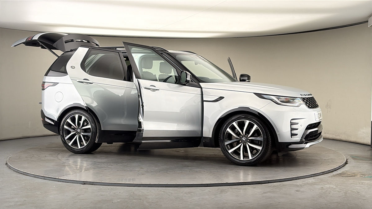 More views of Land Rover Discovery