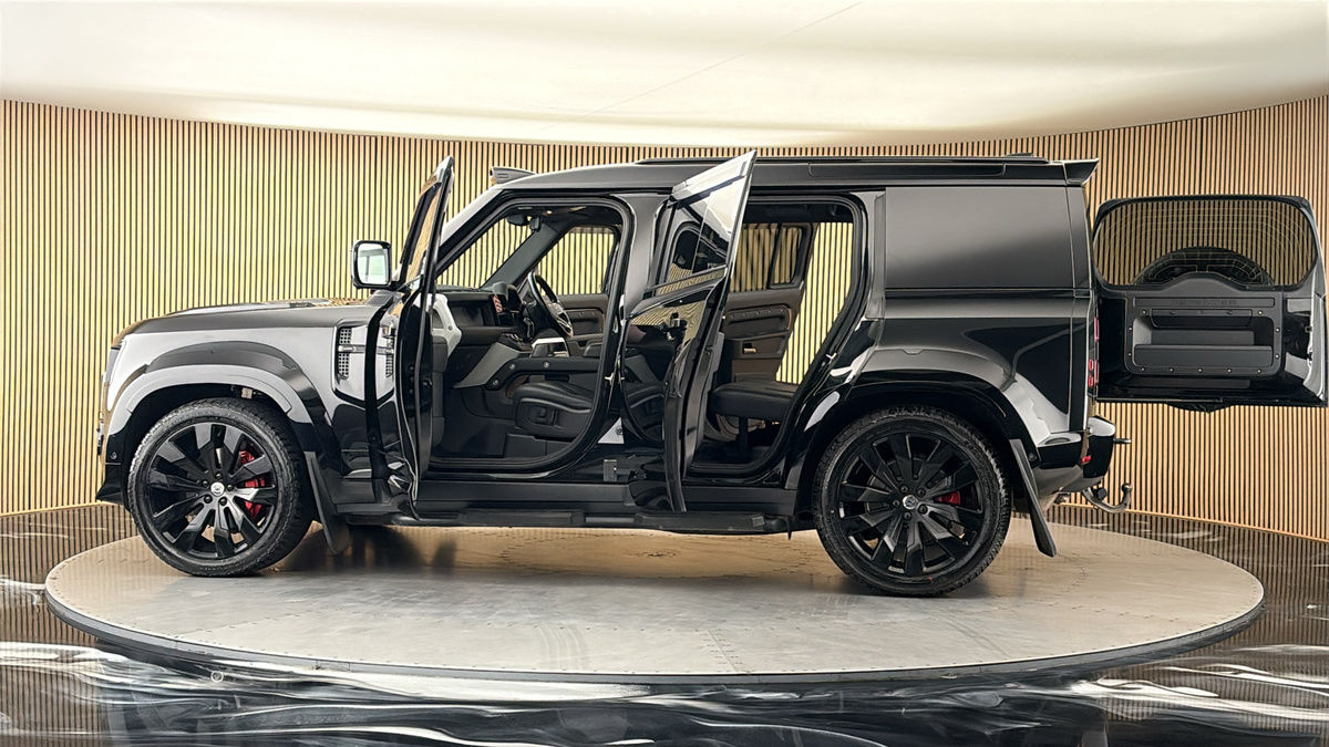 More views of Land Rover Defender 110