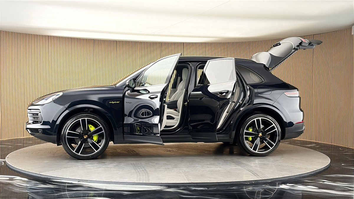 More views of Porsche Cayenne