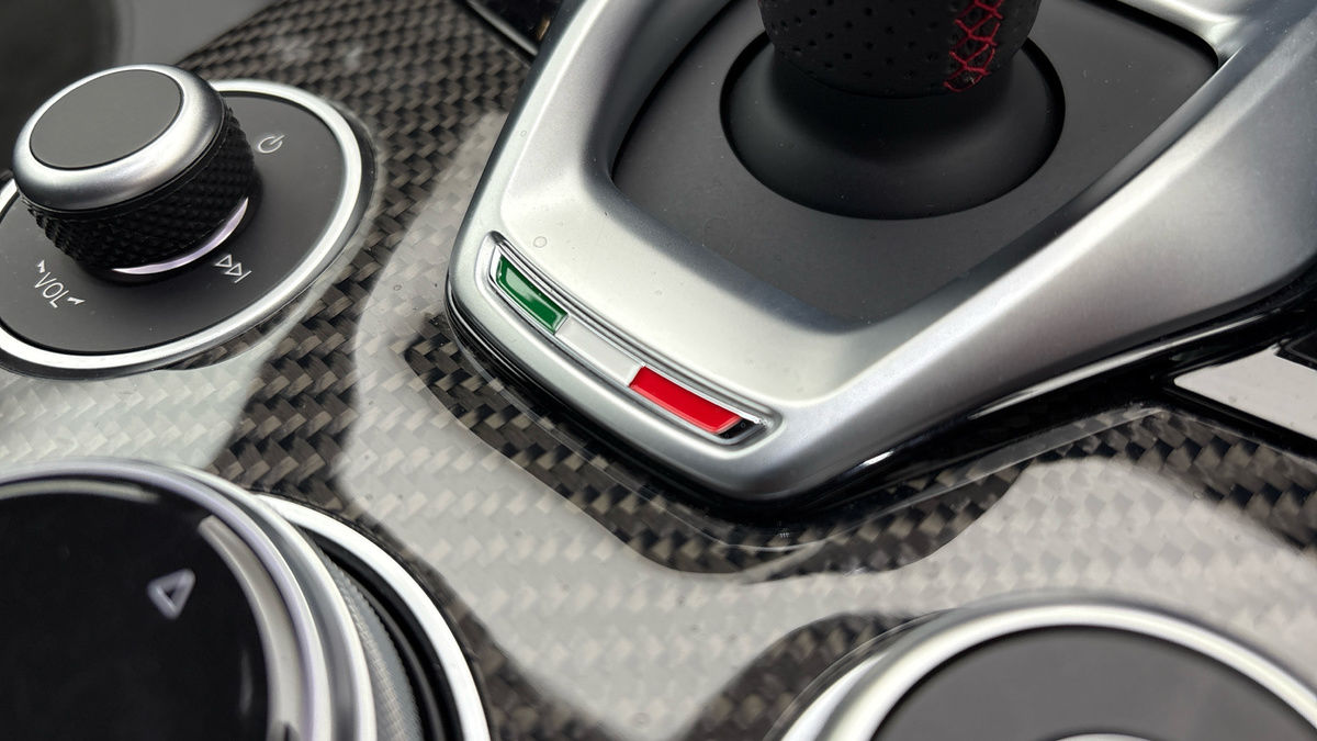 Alfa Romeo Stelvio Image 25