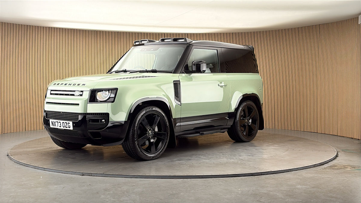 Land Rover Defender 90 Image 20