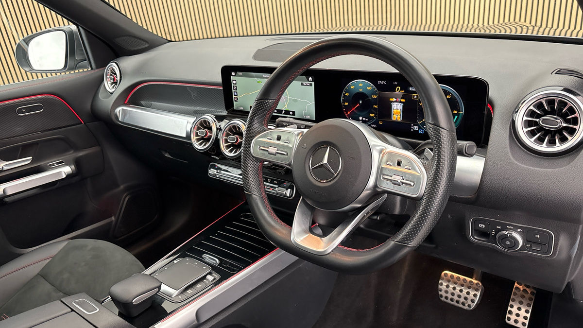 Mercedes-Benz GLB Image 5