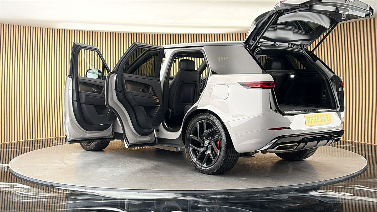 More views of Land Rover Range Rover Sport