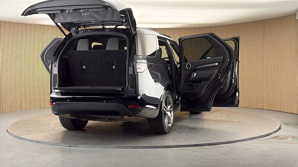 More views of Land Rover Discovery
