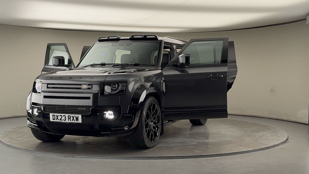 More views of Land Rover Defender 110