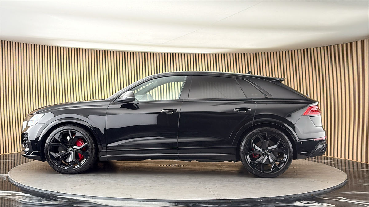 More views of Audi RSQ8