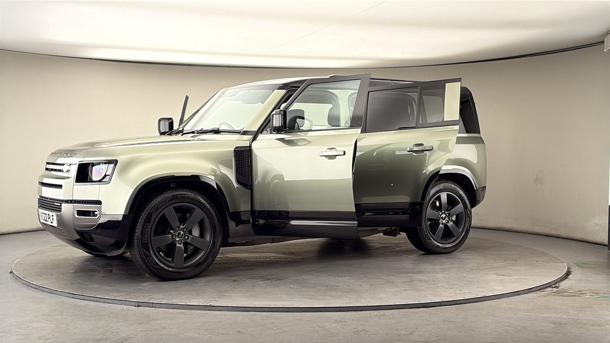 More views of Land Rover Defender 110