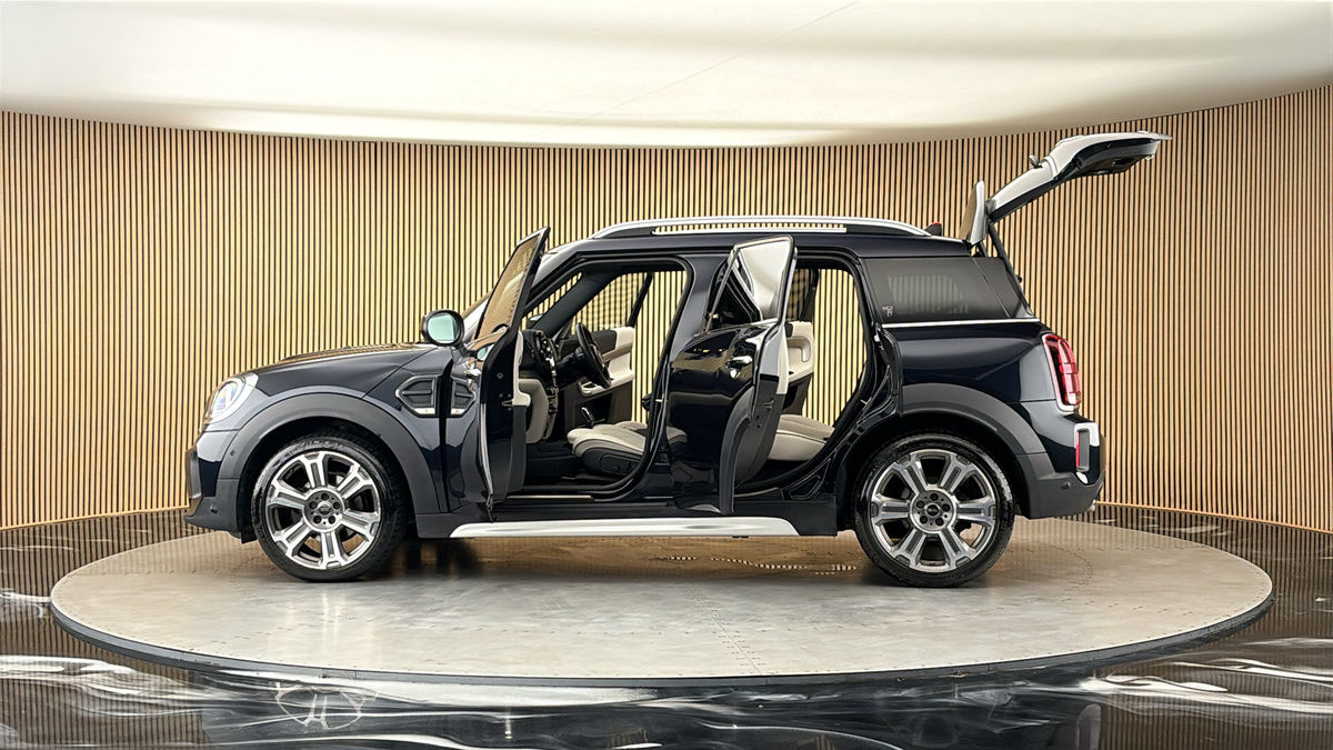 More views of MINI Countryman