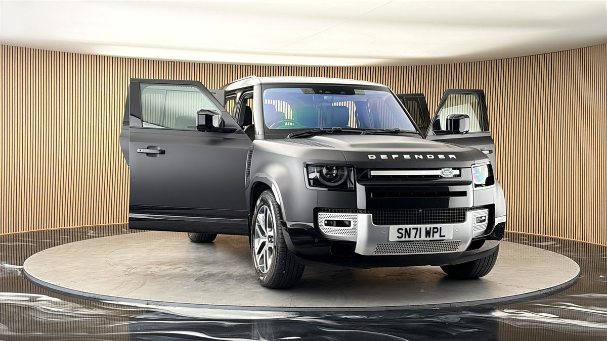 More views of Land Rover Defender 110