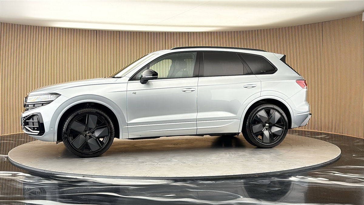 More views of Volkswagen Touareg