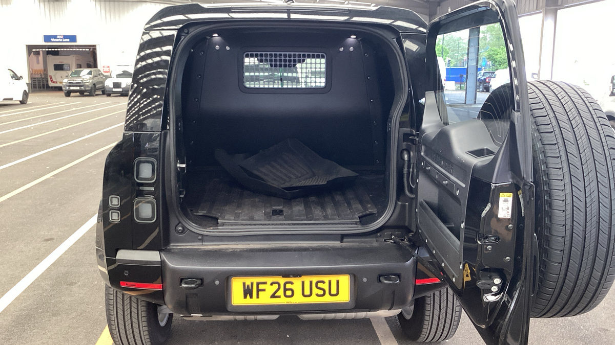 Land Rover Defender 90 Image 7