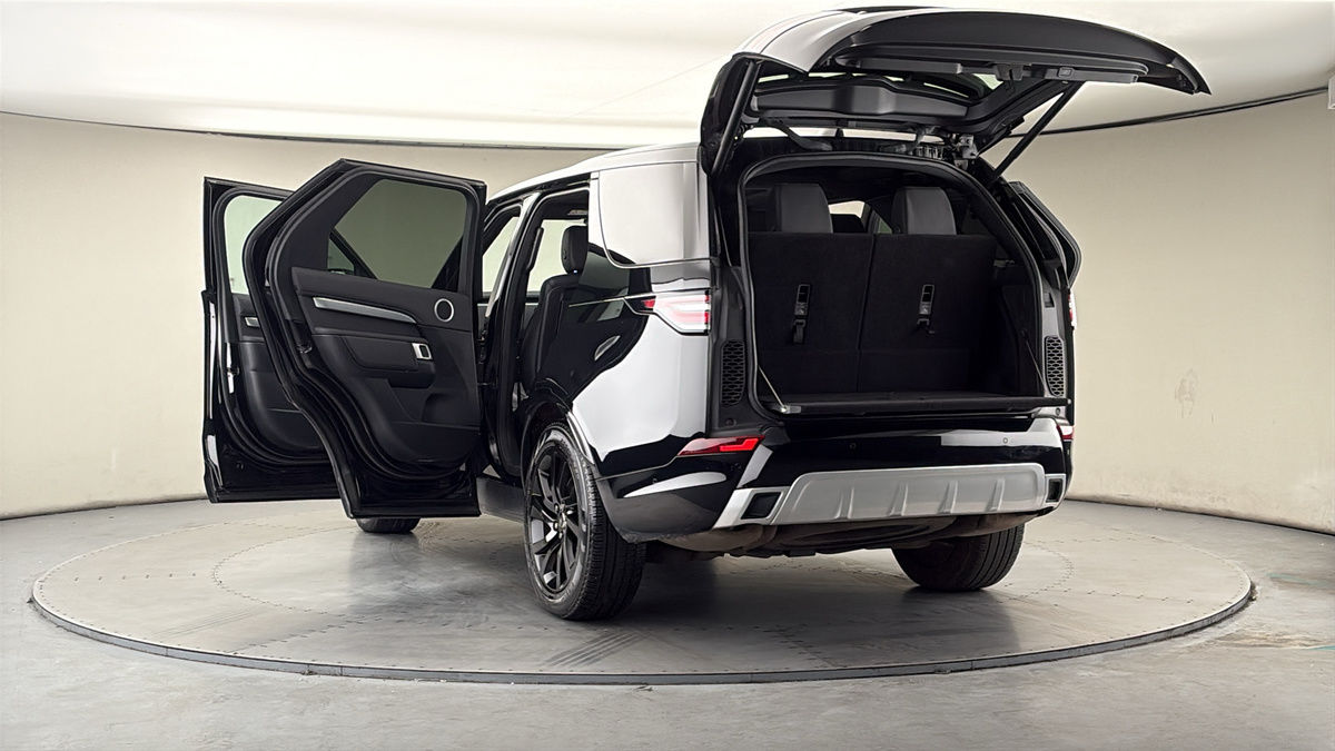 More views of Land Rover Discovery