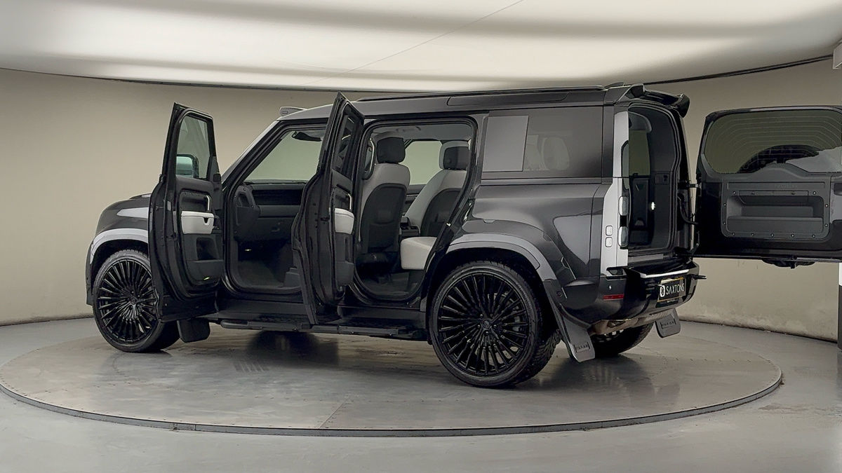 More views of Land Rover Defender 110