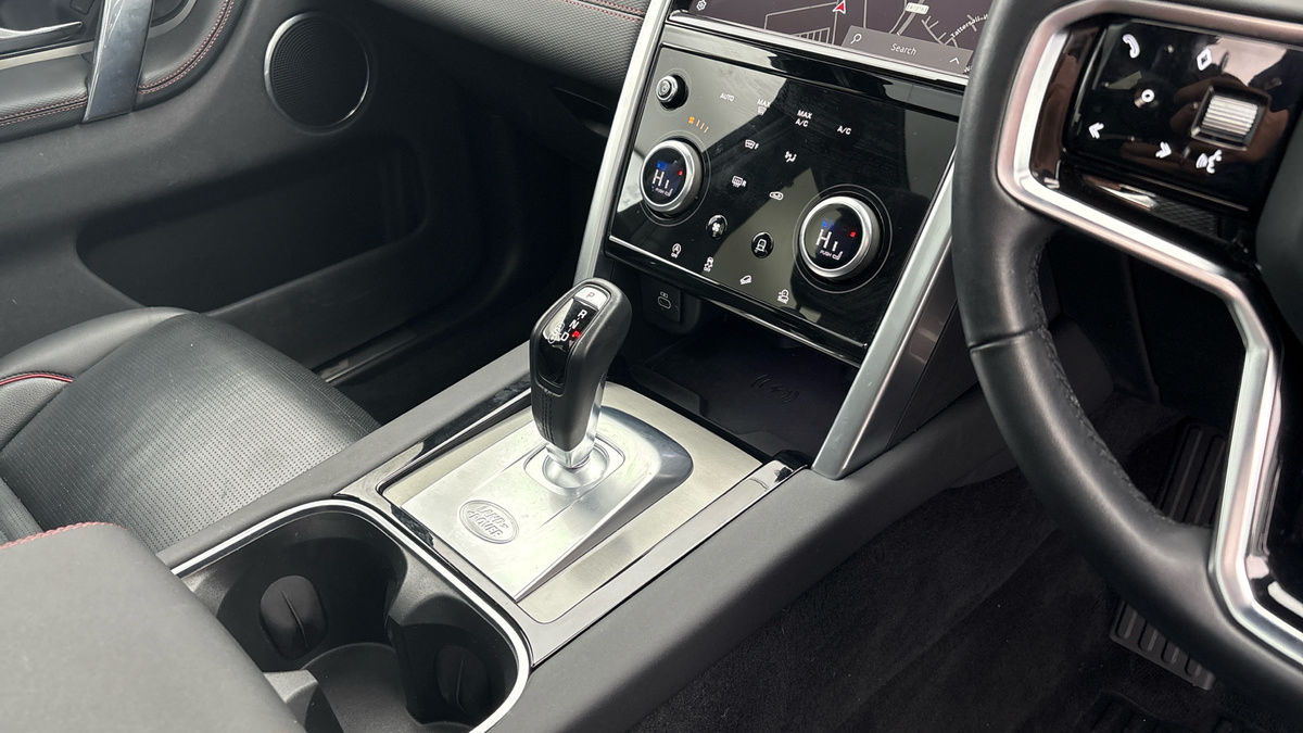 Land Rover Discovery Sport Image 18