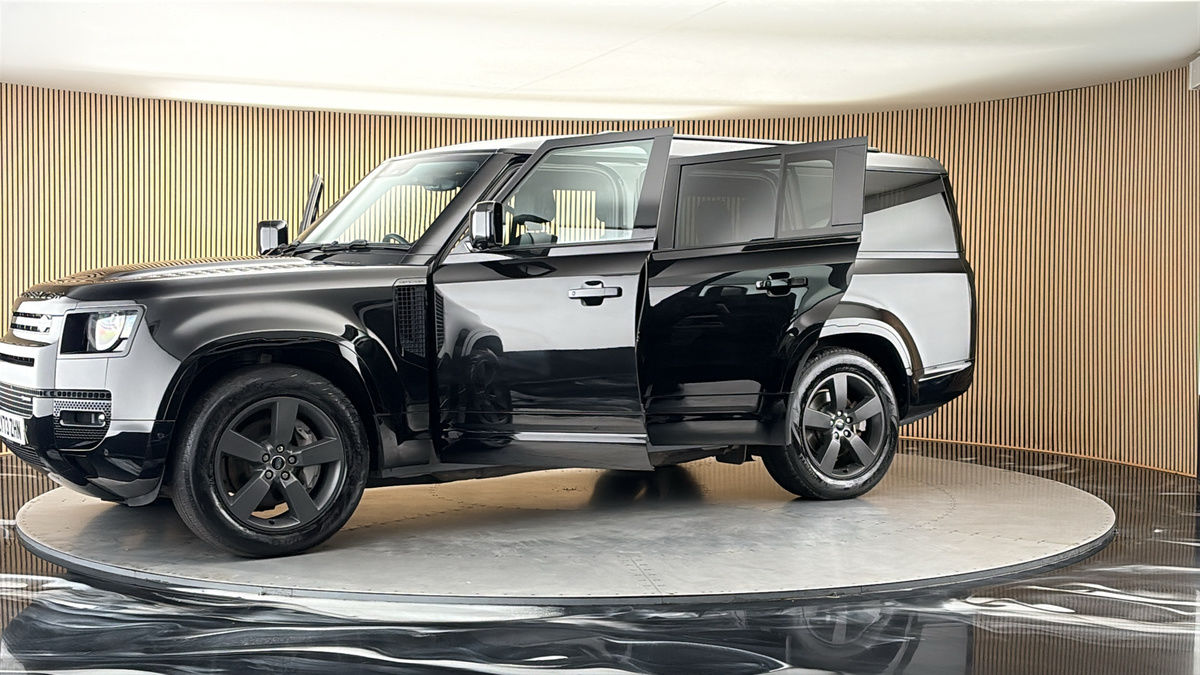 More views of Land Rover Defender 130
