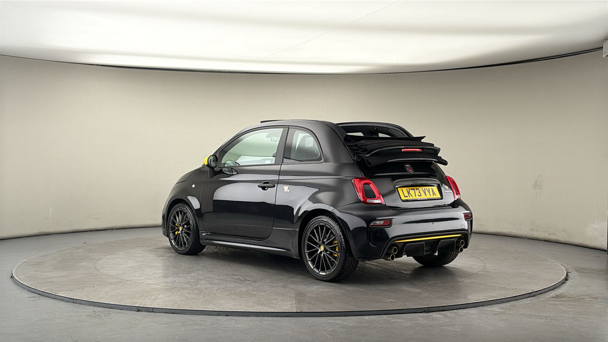 Abarth 695C Image 2