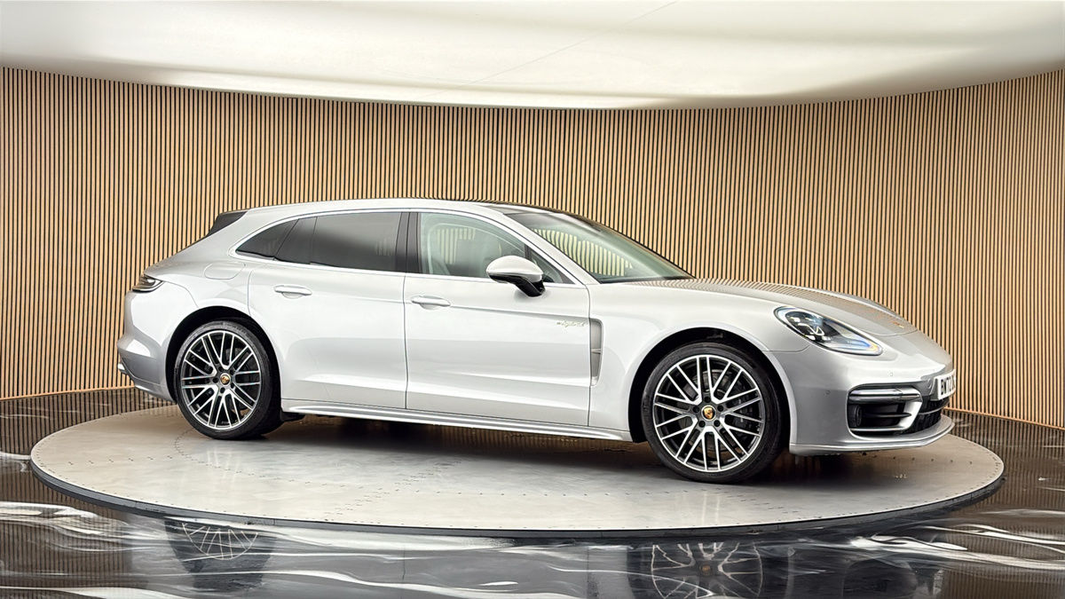 More views of Porsche Panamera