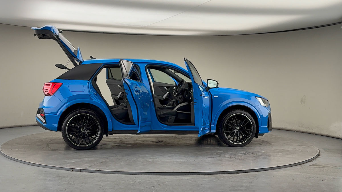 More views of Audi Q2