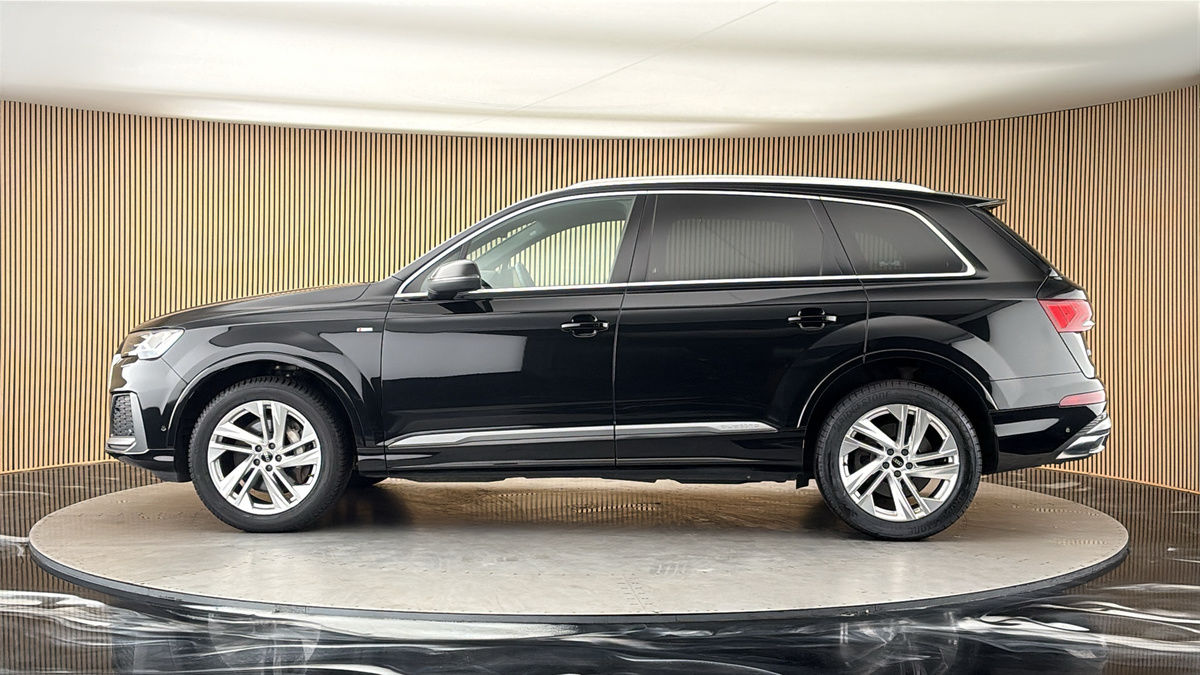 More views of Audi Q7