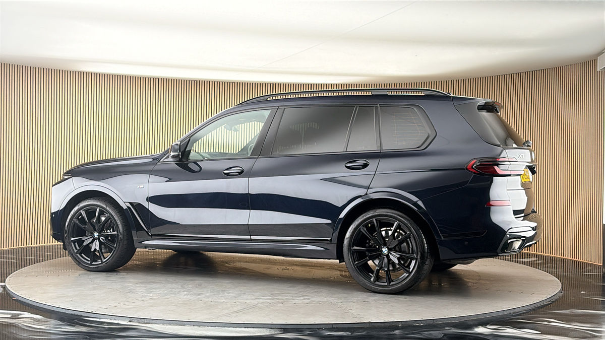 More views of BMW X7
