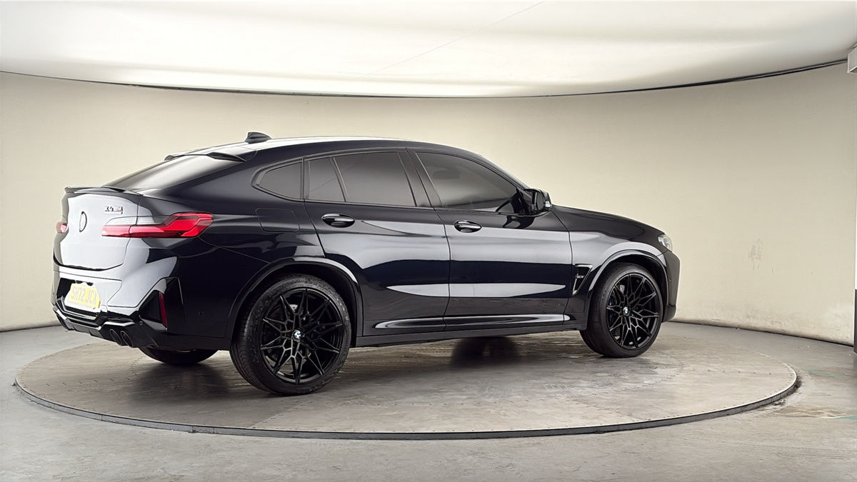 More views of BMW X4 M