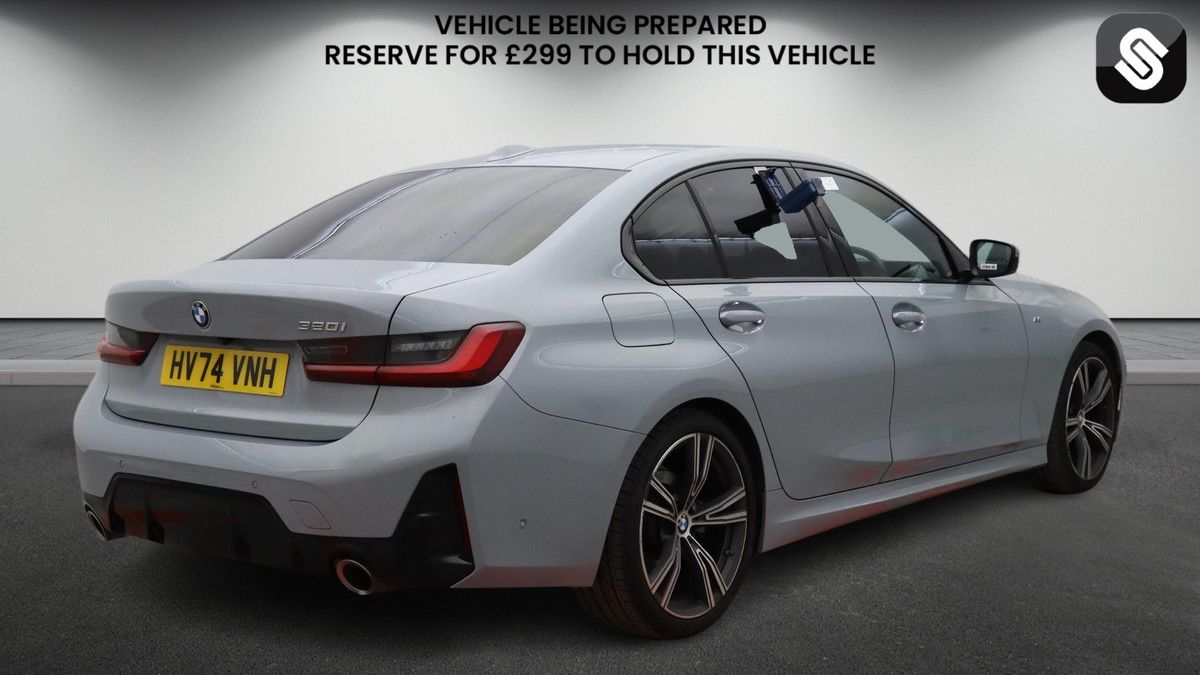 BMW 3 Series Image 4