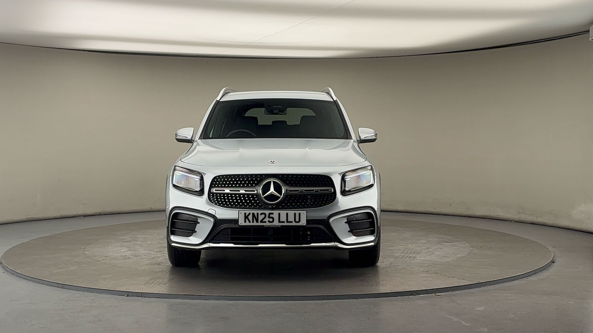 Mercedes-Benz GLB Image 3