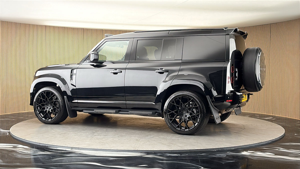 More views of Land Rover Defender 110