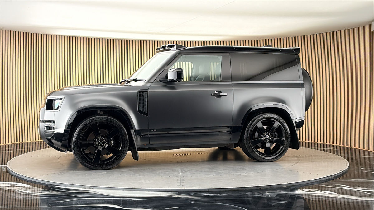 More views of Land Rover Defender 90