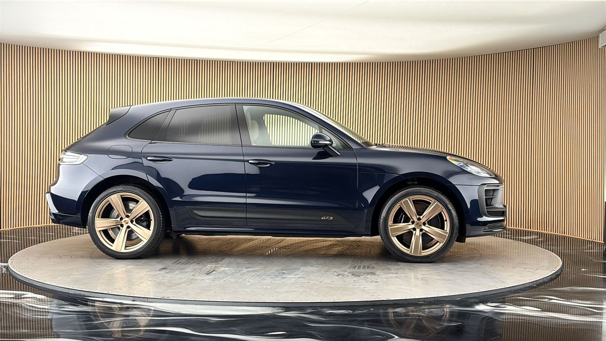 More views of Porsche Macan