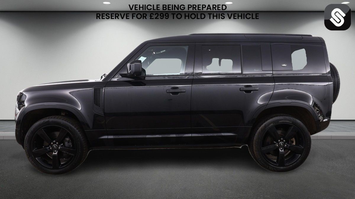 Land Rover Defender 110 Image 6