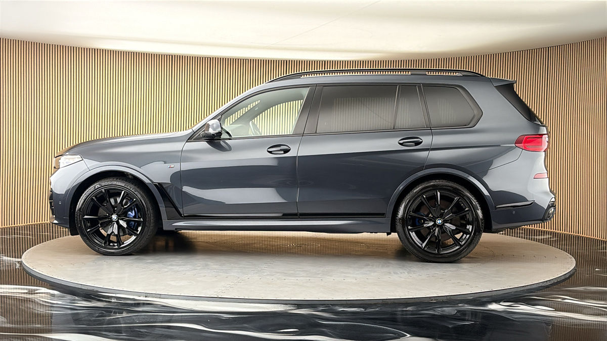 More views of BMW X7