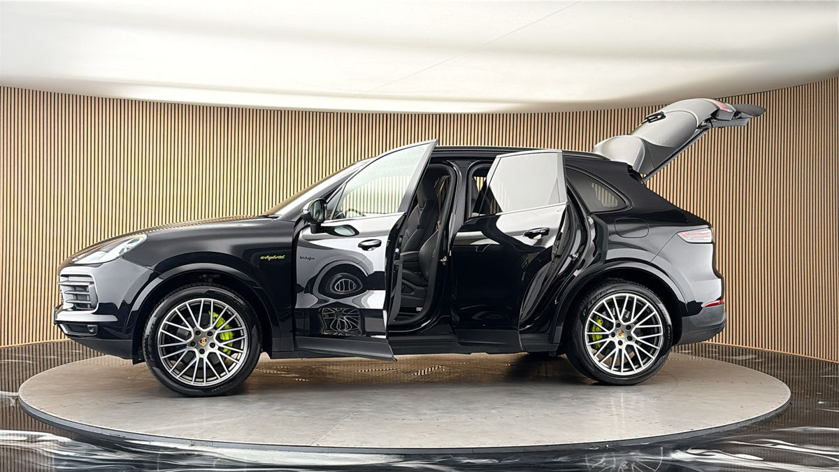 More views of Porsche Cayenne