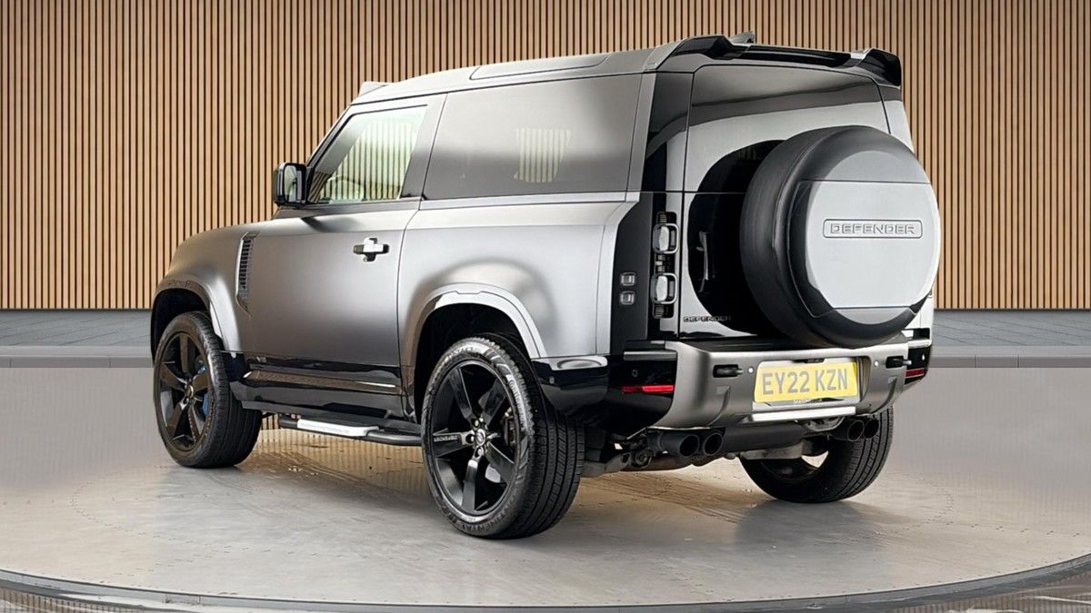 Land Rover Defender 90 Image 2