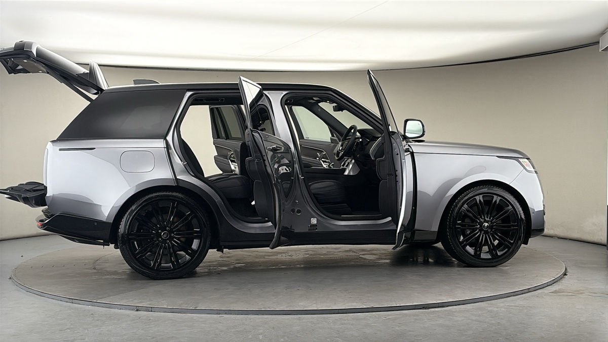 More views of Land Rover Range Rover