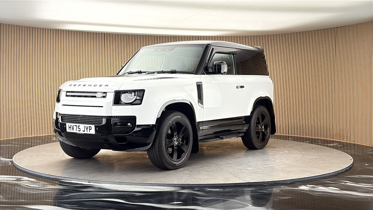 More views of Land Rover Defender 90