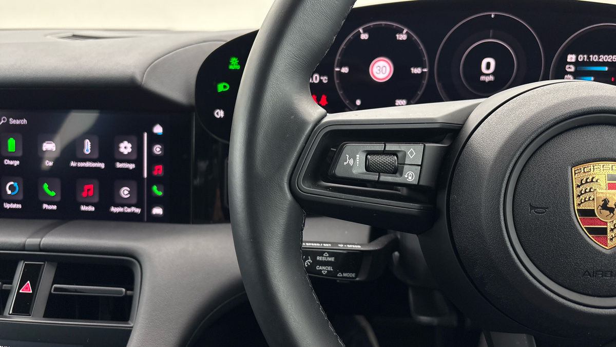 Porsche Taycan Image 13