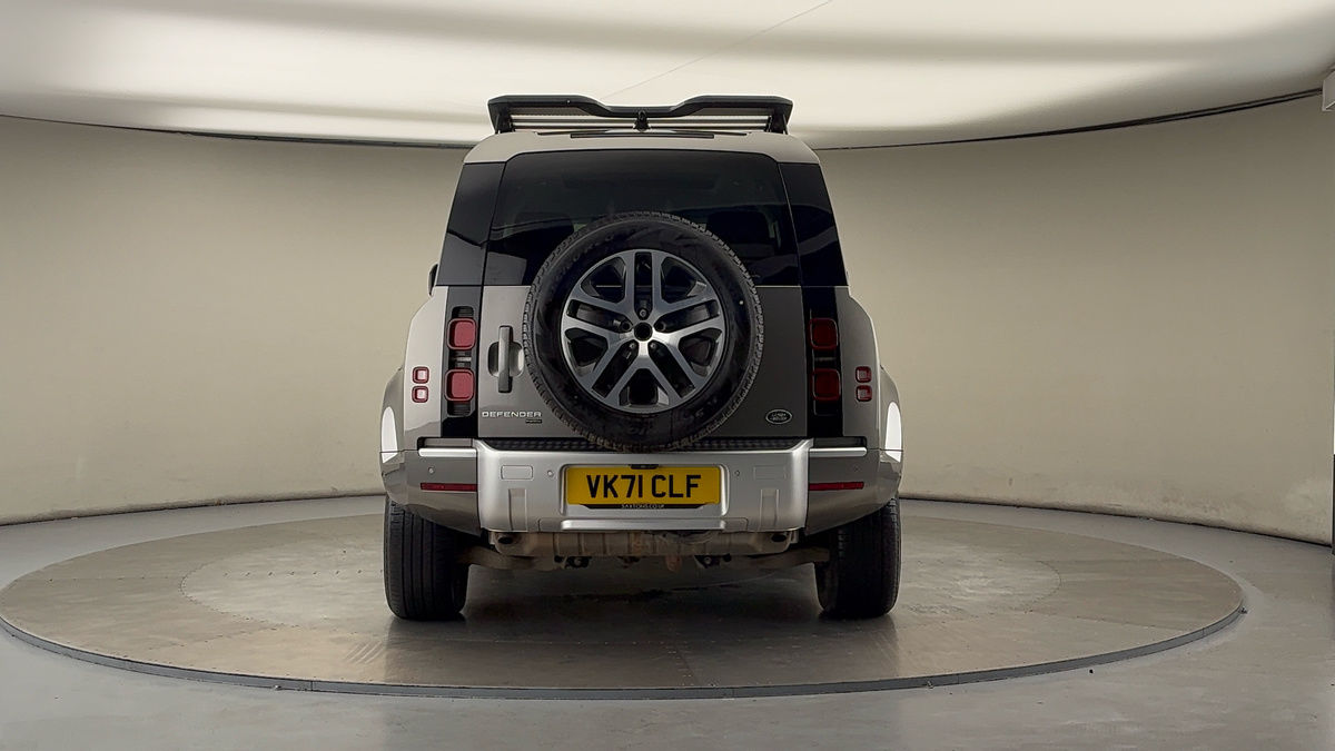 Land Rover Defender 110 Image 4