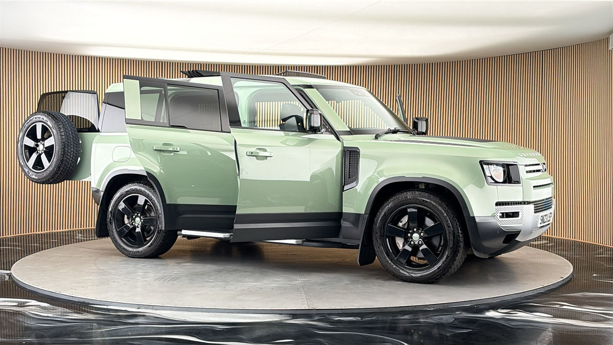More views of Land Rover Defender 110