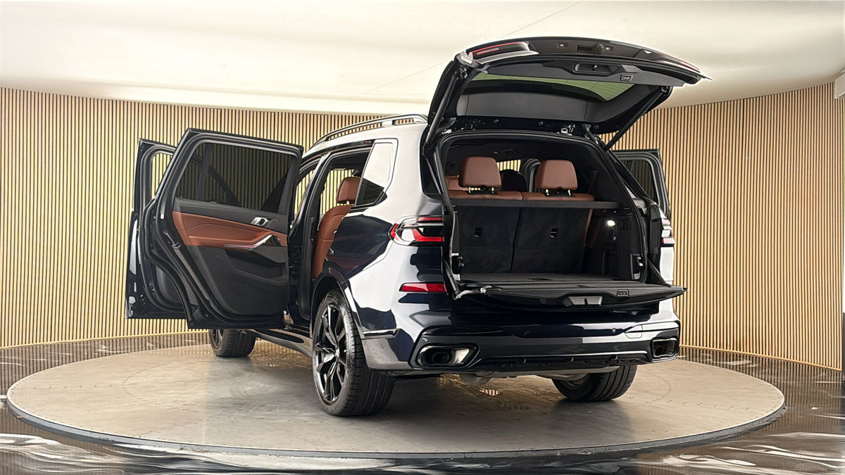 More views of BMW X7
