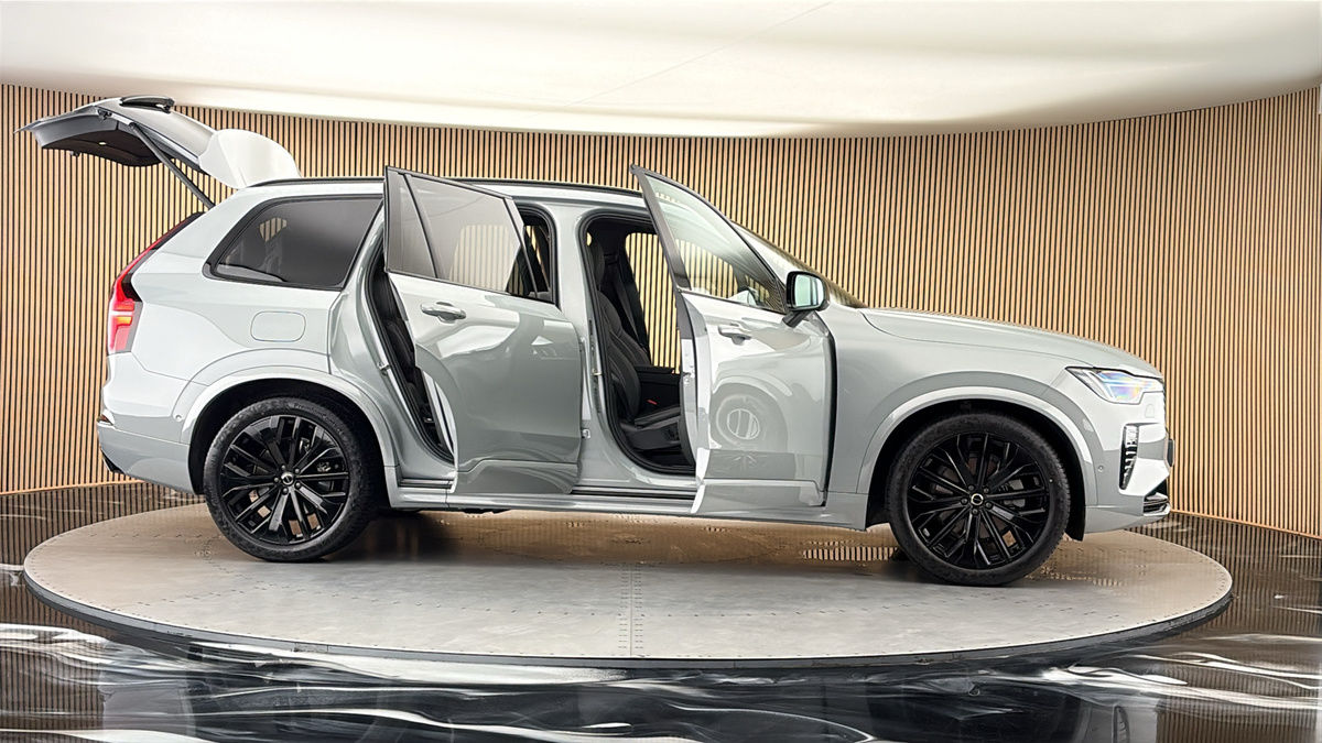 More views of Volvo XC90