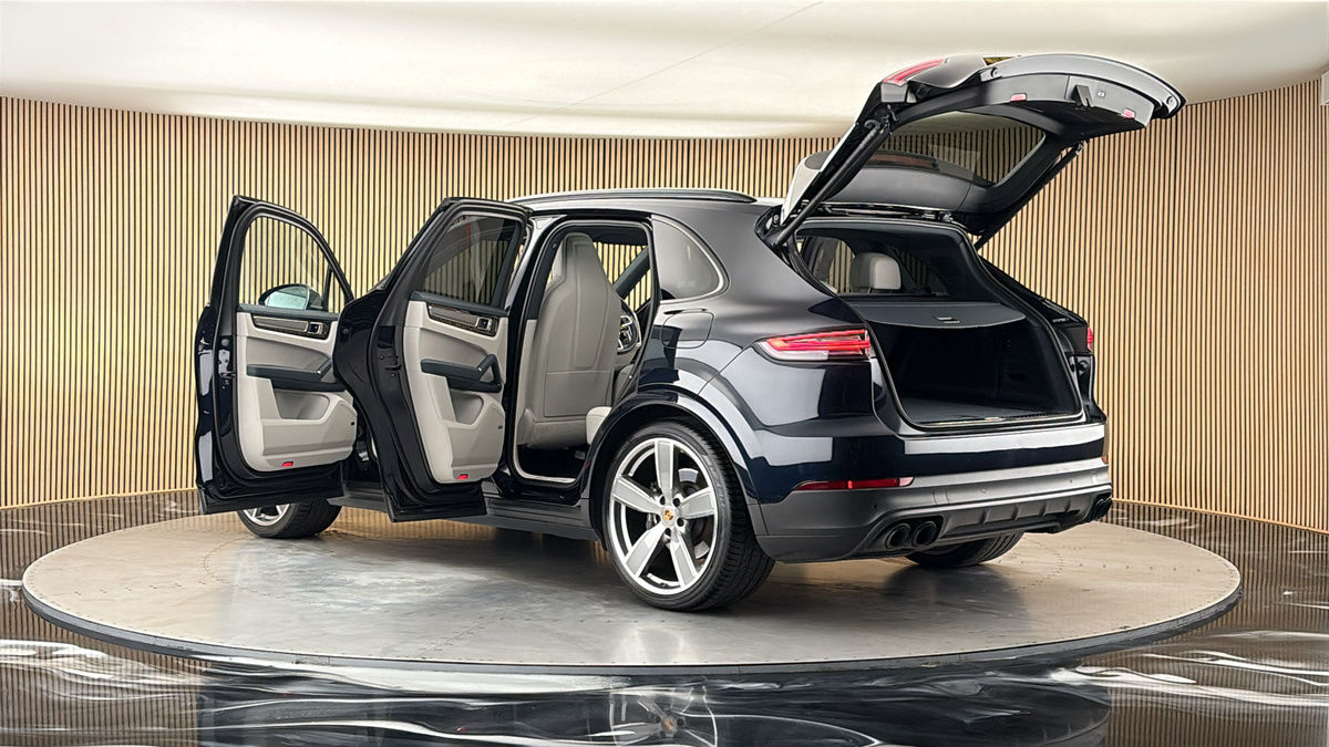 More views of Porsche Cayenne