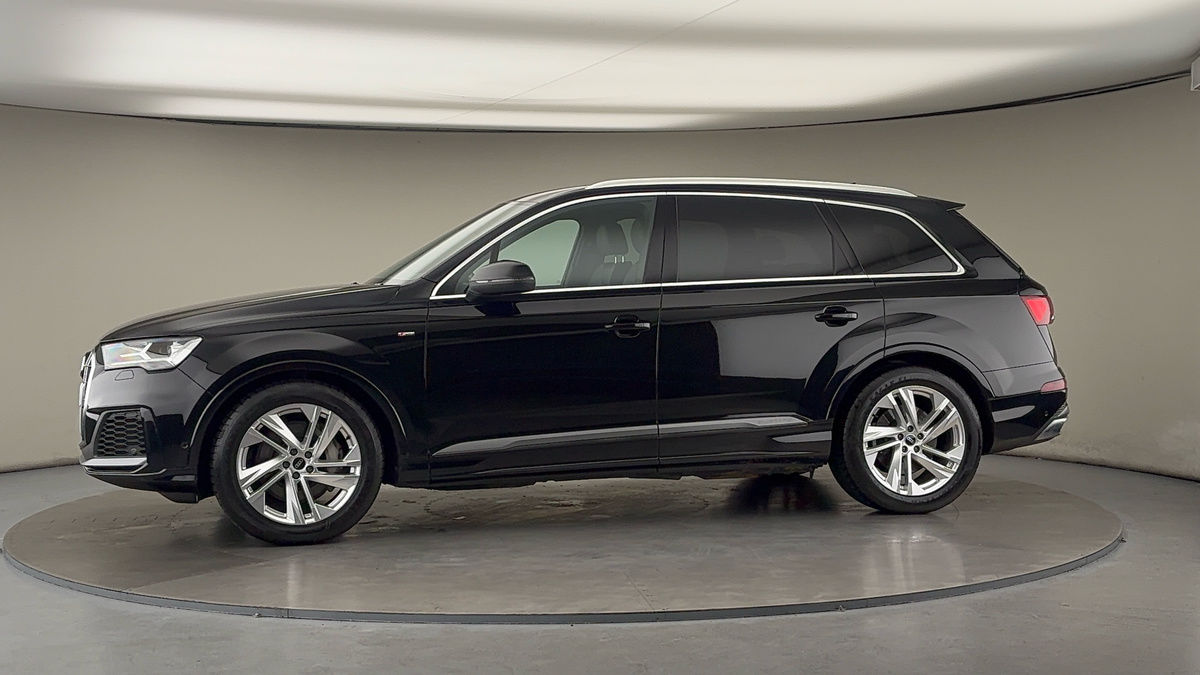 More views of Audi Q7