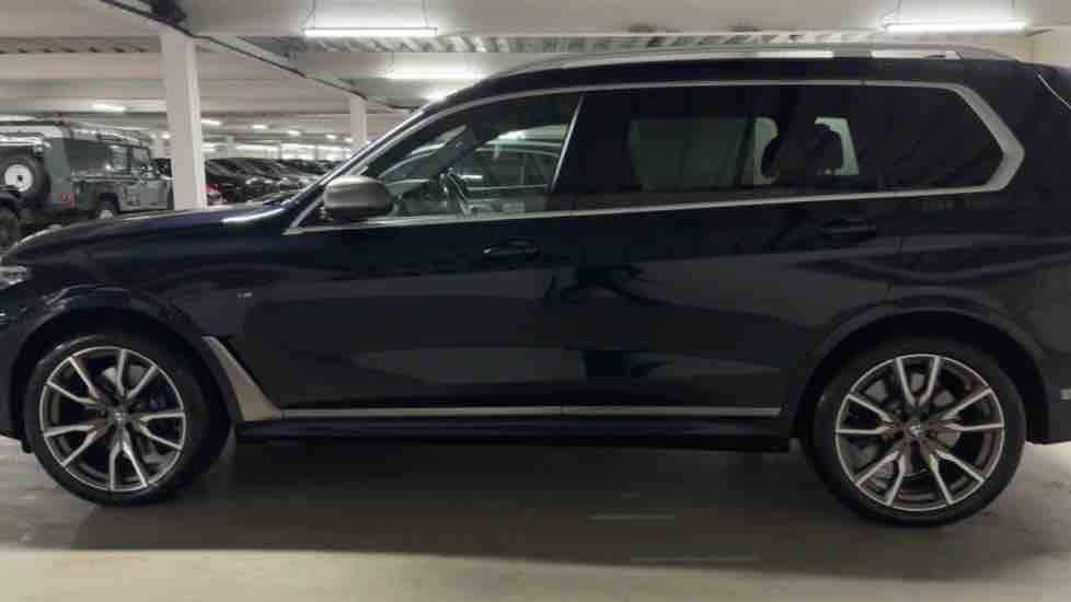 More views of BMW X7