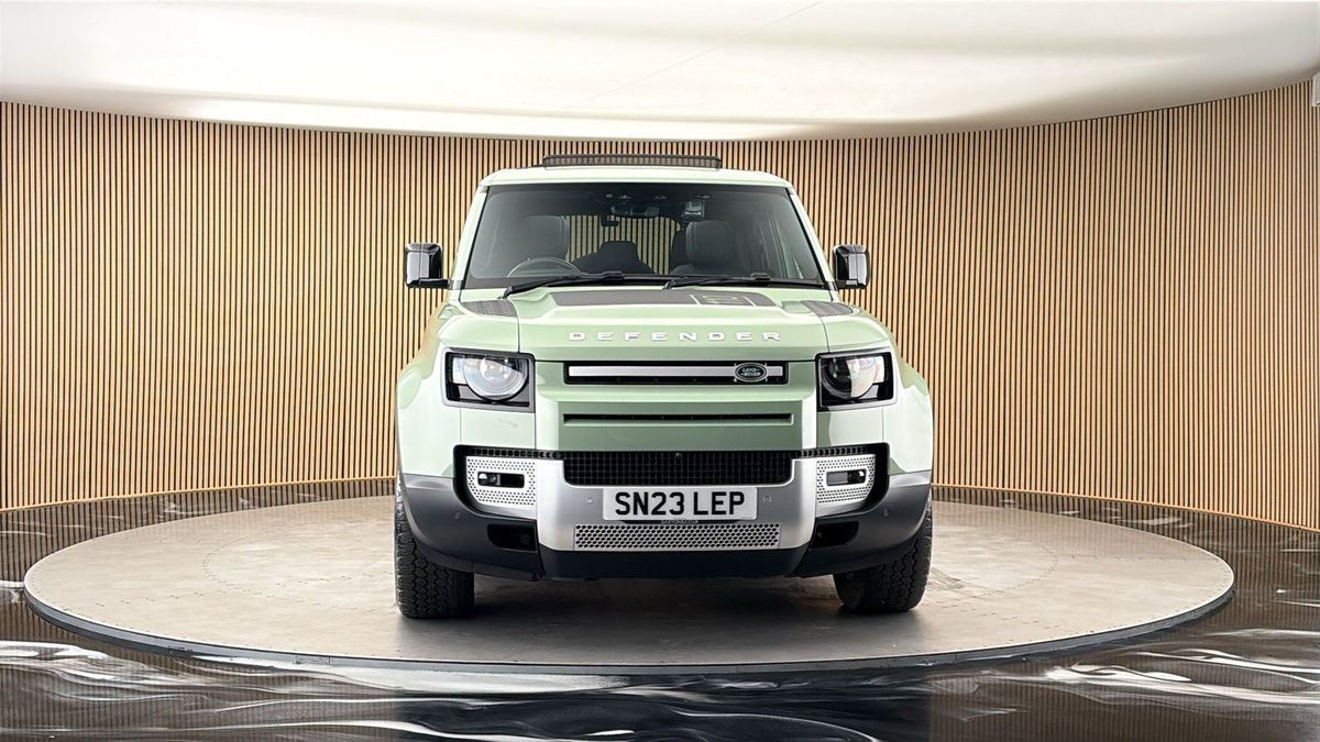 More views of Land Rover Defender 110
