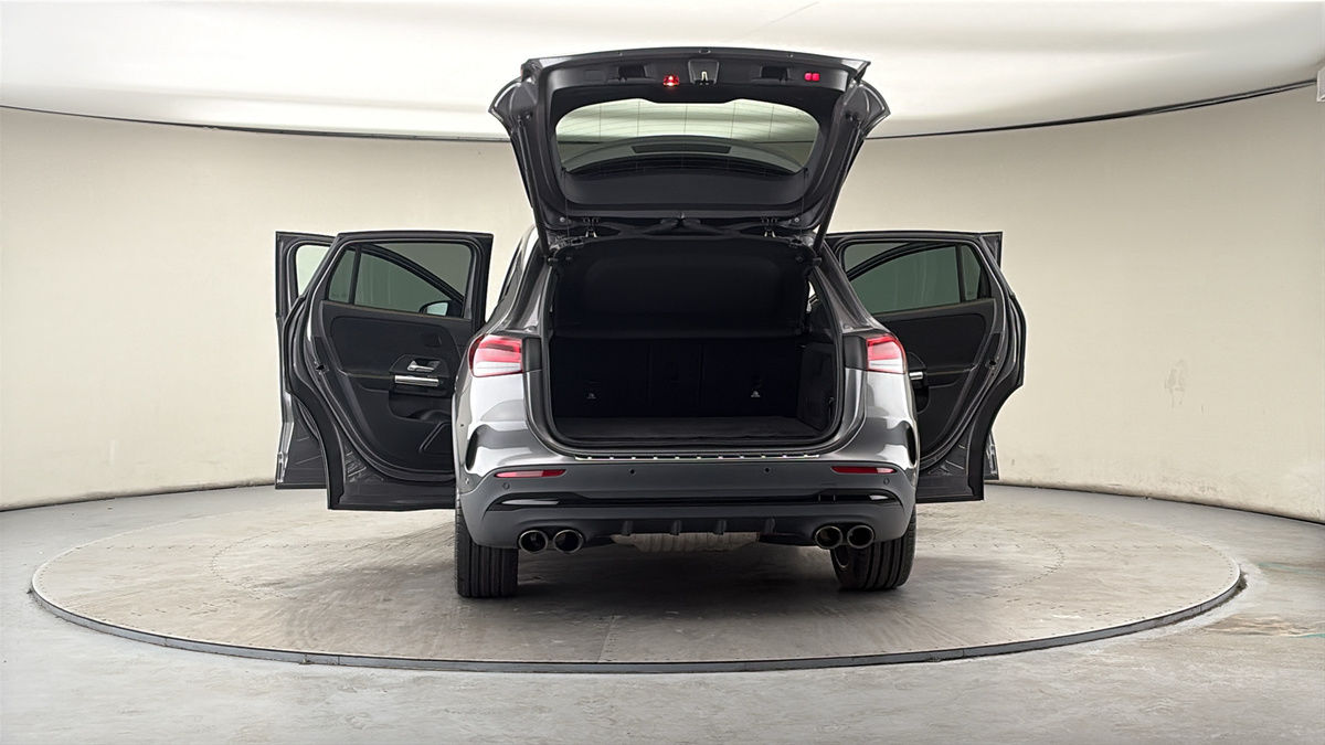 More views of Mercedes-Benz GLA