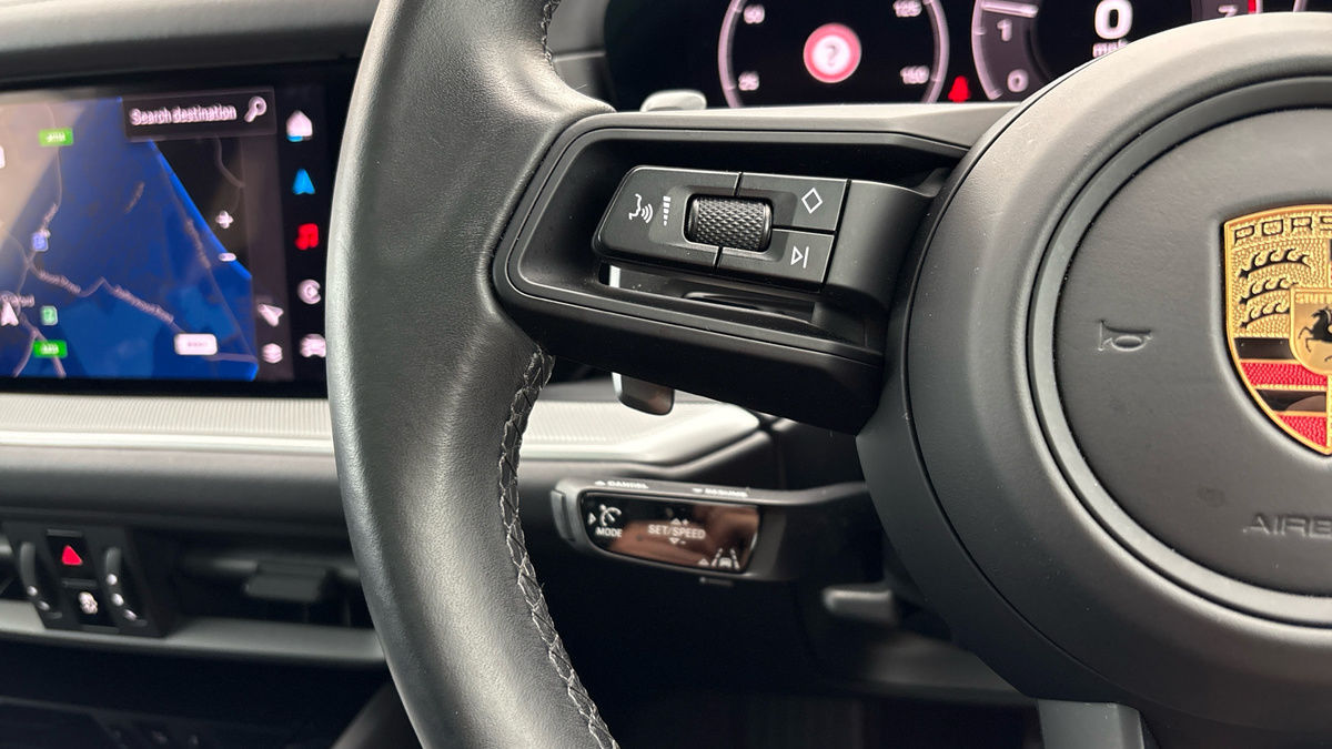 Porsche Cayenne Image 13
